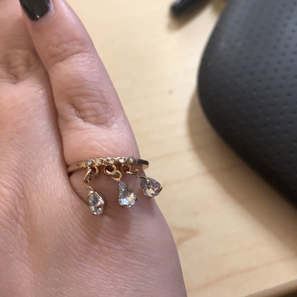 Cute size 7 ring with dangling jewels, jewelry